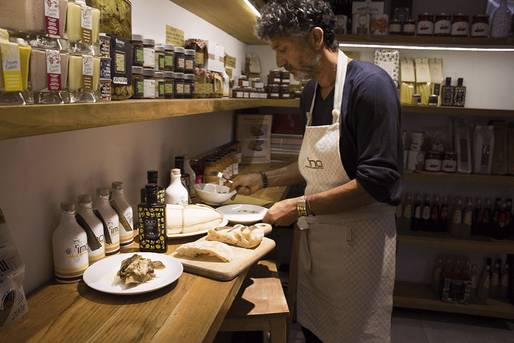 Alessandro Frassica e il panino Gourmet